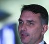 Nesta terça-feira (27), a informação de que Flávio Bolsonaro estaria supostamente fugindo para a Argentina e, posteriormente para os EUA, tomou conta da web