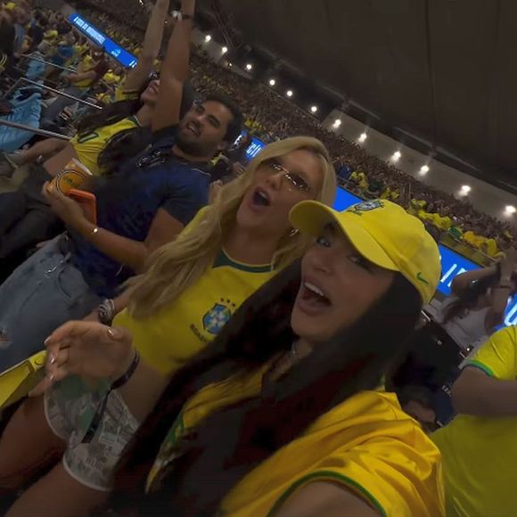 Virgínia foi assistir ao jogo do Brasil entre amigos