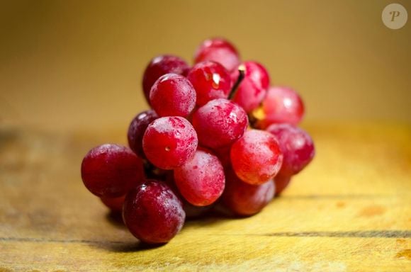 Uvas vermelhas e roxas são ricas em um antioxidante associado à redução da inflamação e do estresse oxidativo no fígado