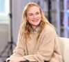 Aos 50 anos, Diane Kruger contou que começa o dia lavando o rosto com sabonete hidratante, aplica a loção Blue Astringent Herbal Lotion, da Kiehl's, e finaliza os cuidados com o creme Roséliane, da Uriage
