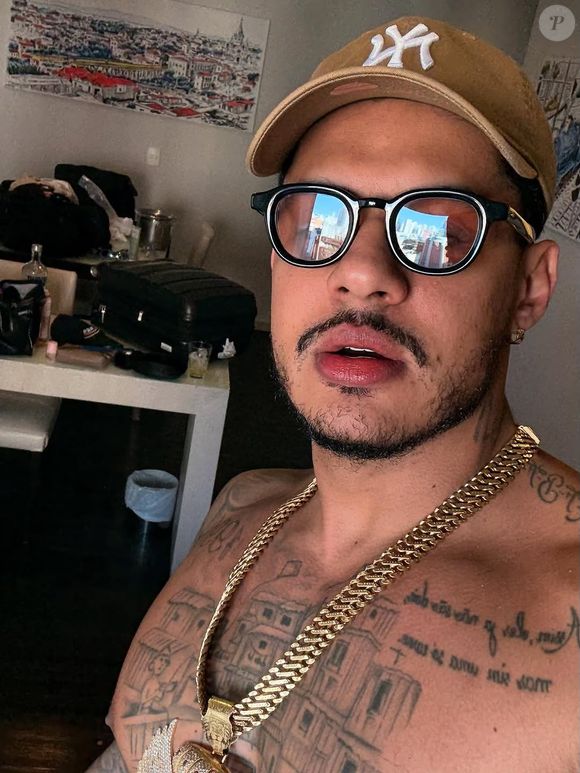 O rapper Hungria Hip Hop se pronunciou pela primeira vez após a internação em um hospital de Brasília