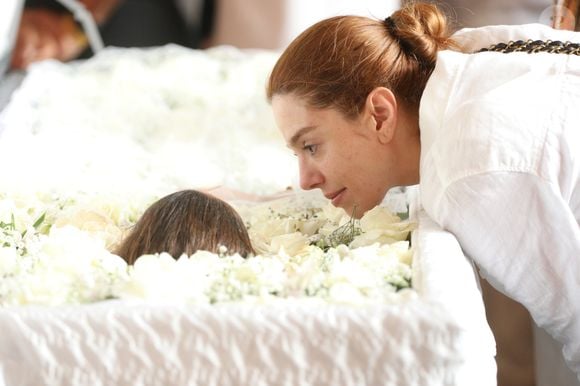 Corpo de Preta Gil foi velado por Giovanna Lancellotti