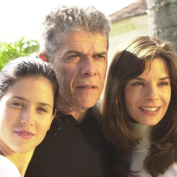 Mel Lisboa, Helena Ranaldi e José Mayer em 'Presença de Anita', minissérie da Globo que estreia em 21 de julho de 2025 no Globoplay