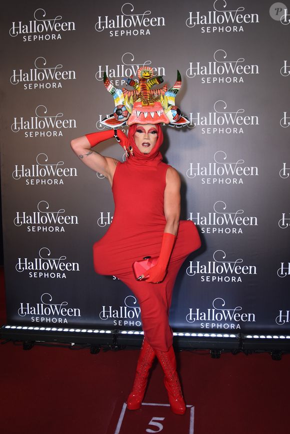 Baile de Halloween da Sephora 2025: Aretuza Lovi homenageou a modelo Elke Maravilha com sua fantasia