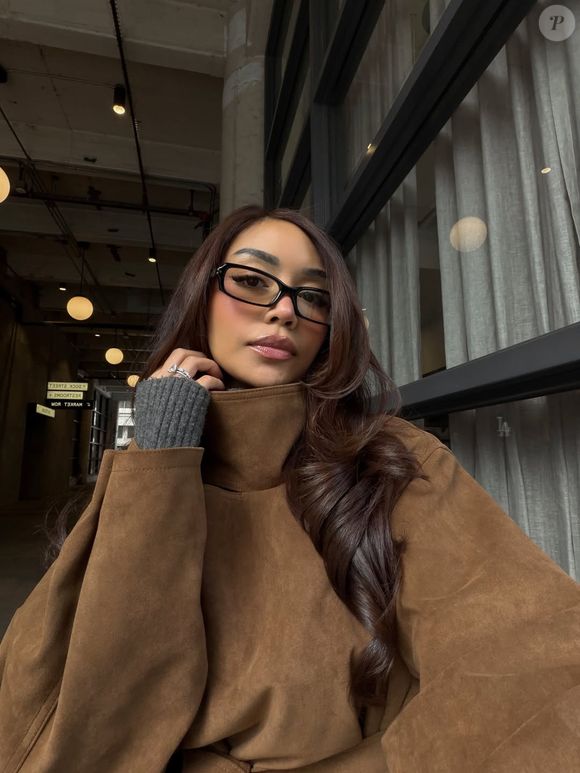 Tendência monocromática ganha força e chega aos pés com proposta moderna e versátil