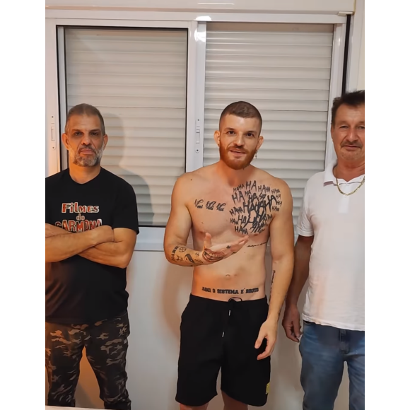 Pai de Andressa Urach revela criação de conteúdo adulto.