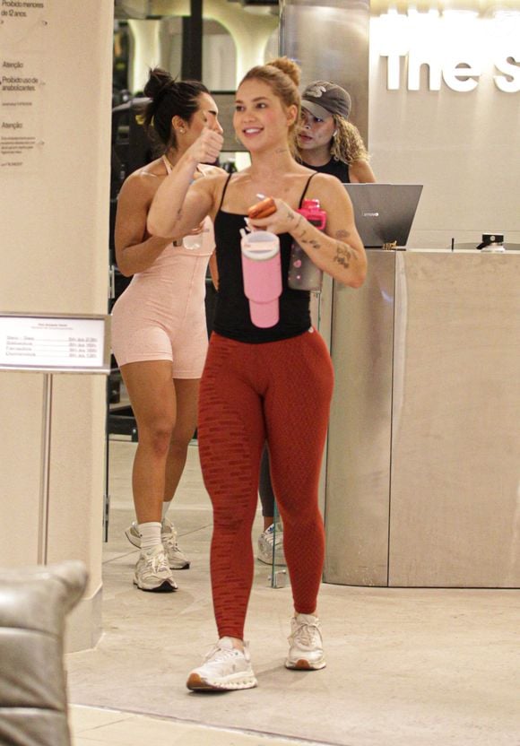 Virgínia Fonseca: ‘Eu tô feia, na academia, quando eu saio, tem paparazzo. Não é possível isso, não. Dá vontade de sumir’