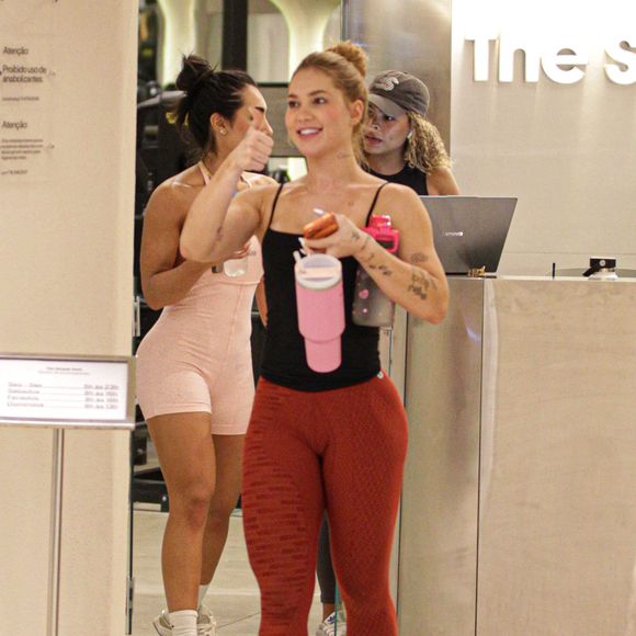 Virgínia Fonseca: ‘Eu tô feia, na academia, quando eu saio, tem paparazzo. Não é possível isso, não. Dá vontade de sumir’