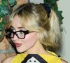 Sabrina Carpenter, destaque do Lollapalooza 2026, deixou restaurante cercada de seguranças em SP em 19 de março de 2026