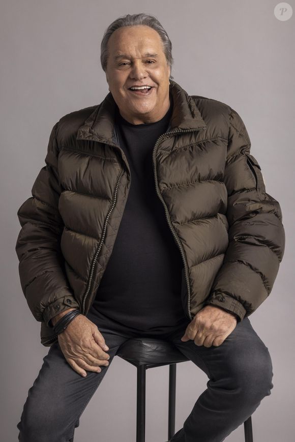 Dennis Carvalho morreu aos 78 anos em 28 de fevereiro de 2026 de causas não reveladas: em 2002, ator tirou tumor no pulmão e entre o fim de 2022 e o começo de 2023 passou 20 dias em coma