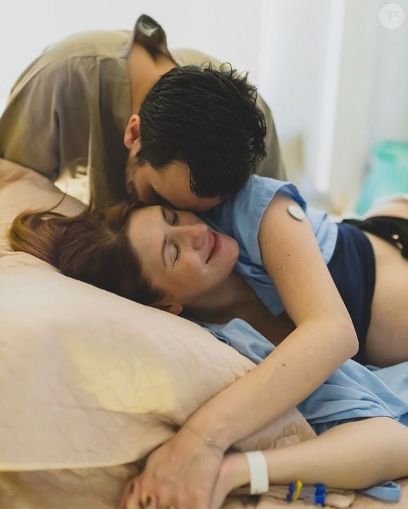 Nascimento de Bernardo: filho de Dani Calabresa e de Richard Neuman veio ao mundo pesando 3,485 quilos e medindo 50 cm.