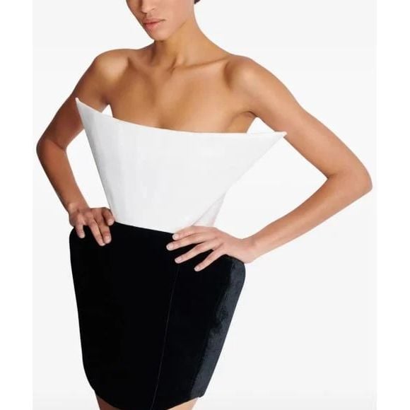 Look de Maiara rouba a cena por ter extremidades pontiagudas que dão sensação de modernidade e elegância ao mesmo tempo