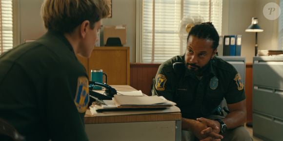 Em 'Desobedientes', Brandon Jay McLaren interpreta Andrews, um veterano de guerra e parceiro de Dempsey na polícia de Tall Pines