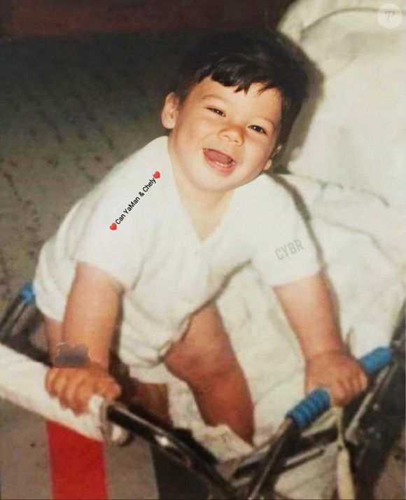 Se você disse Can Yaman, acertou! O astro turco está no Brasil e relembrou sua infância com novelas nacionais