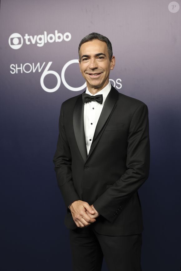 De acordo com informações do portal Observatório dos Famosos, César Tralli renovou com a TV Globo até 2027.