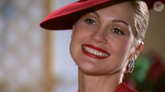 Flavia Alessandra interpretou a icînica vilã Cristina de 'Alma Gêmea'.