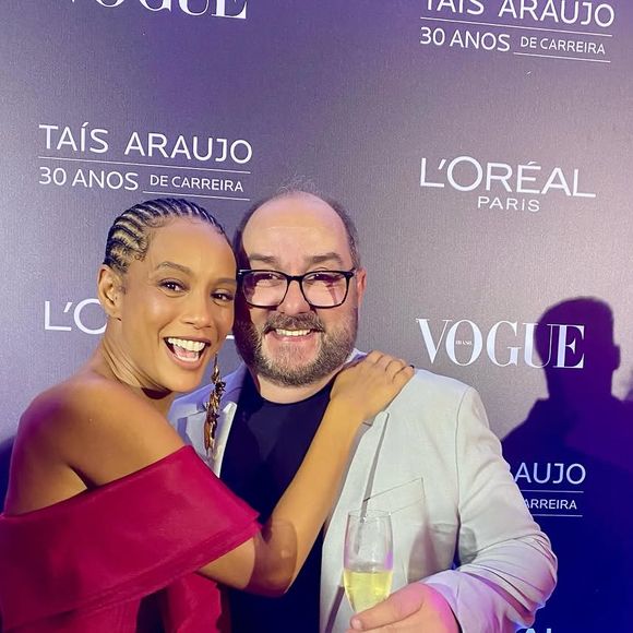 Taís Araújo trabalhou exclusivamente com Beto Carramanhos por mais de 10 anos: ‘Durante muitos anos, digo uns 12, ele fazia todas as maquiagens e penteados das imagens que fazia’