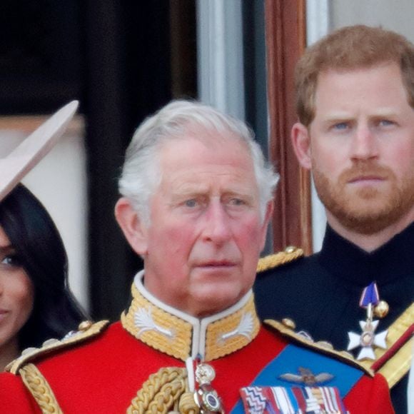 A mudança de Harry e Meghan acontece poucas semanas após uma visita da família ao Reino Unido, que incluiu o primeiro reencontro de Archie e Lilibet com o avô, Rei Charles III, em mais de quatro anos. Segundo a People, o encontro antecedeu a decisão de estabelecer novamente uma base no país.