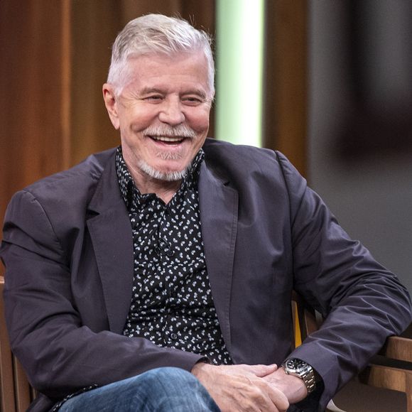 Durante uma coletiva, Miguel Falabella revelou ter sido o primeiro primeiro a dar uma oportunidade de Wagner Moura interpretar um galã na Globo