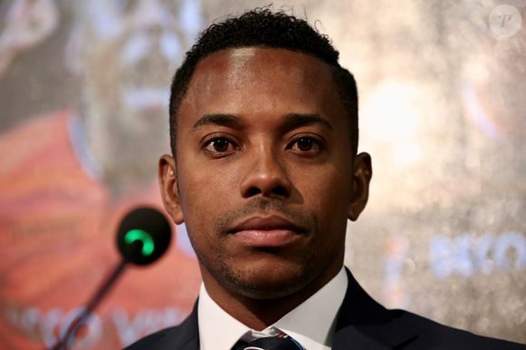 Vídeo do Conselho da Comunidade de Taubaté mostra Robinho negando privilégios e dizendo que apenas 'obedece' às regras do presídio