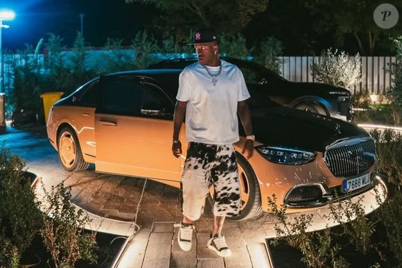 Lamborghini de 666 cv, BMW elétrico e Mercedes limitado a 150 unidades: a coleção de carros de Vini Jr. virou assunto nas redes sociais por um detalhe curioso envolvendo o atacante da Seleção Brasileira