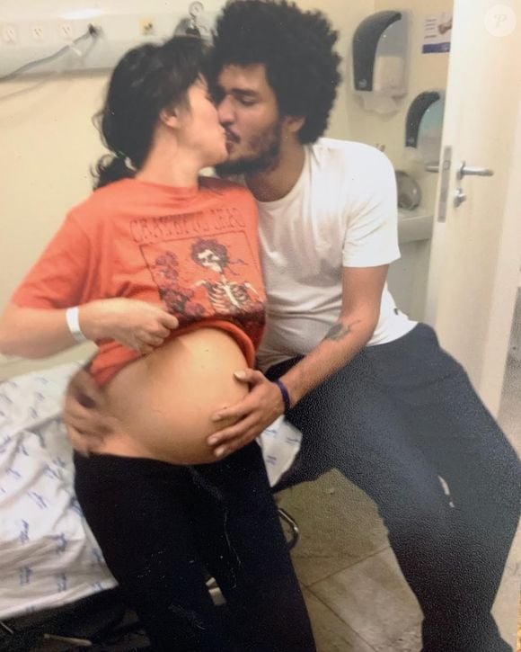 Logo Helena Rizzo engravidou e, em outubro de 2015, a chef deu à luz a única filha do casal