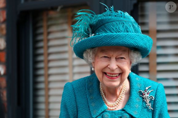 Rainha Elizabeth II passou a ser submetida a diversos tratamentos e até a transfusões de sangue