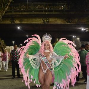 Evelyn Bastos é formada em História e Educação Física, além de ser Diretora Cultural da LIESA