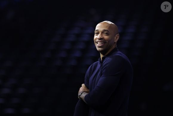 A cobertura de Thierry Henry no coração do SoHo tem terraço com vista de 360° para o skyline de Nova York, além de cozinha externa e quatro áreas ao ar livre