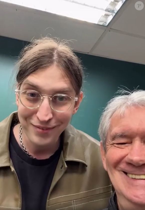 Felca e Serginho Groisman têm conversa franca no Altas Horas sobre coragem e responsabilidade ao expor crimes na internet