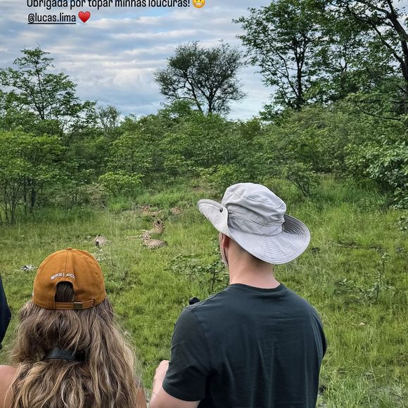 Nina Forlin também compartilhou uma foto com Lucas Lima no país. ‘Obrigada por topar minhas loucuras’, escreveu ela, com um coração vermelho