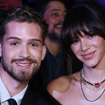 Beijo na boca e grude com a sogra: Bruna Marquezine aparece em fotos íntimas expostas pela mãe de João Guilherme