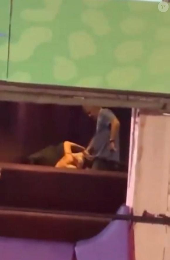 Broxou geral – Enquanto alguns se chocaram com a ousadia, outros debocharam, dizendo que o casal não conseguiu entregar o "espetáculo" esperado.