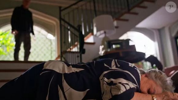 Jaques empurra Rosa da escada antes de fuga na novela 'Dona de Mim'