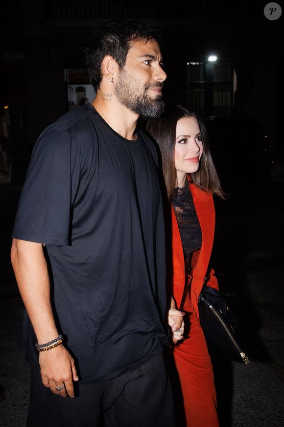 Sandy vive um relacionamento discretíssimo com o médico Pedro Andrade desde o ano passado