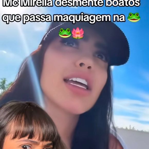 Em vídeos no TikTok, a funkeira rebateu a ideia de que usaria maquiagem na região íntima para fins estéticos.