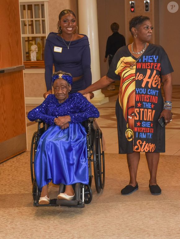 Naomi associa sua longevidade ao histórico familiar — seu pai passou dos 90 anos —, ao fato de nunca ter fumado nem consumido álcool e à fé em Deus