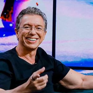 Em entrevista a Danilo Gentili, Boninho relembra a criação de sucessos como 'Big Brother Brasil' e 'No Limite', e faz reflexão sobre carreira