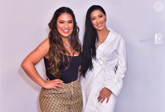 Simone Mendes é irmã de Simaria, com quem já formou uma dupla de sucesso
