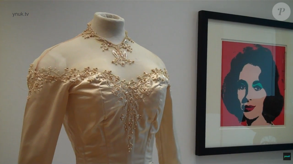 O suposto modelo escolhido por Taylor Swift segue uma linha tradicional, com cintura marcada, renda delicada e estética vintage
