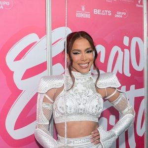 Anitta vendeu 400 mil perfumes íntimos apenas nos primeiros meses de lançamento