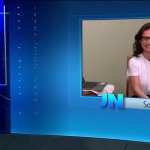 Com moqueca, pão e memes, edição comemorativa do Jornal Nacional vira trending topic e polariza o público