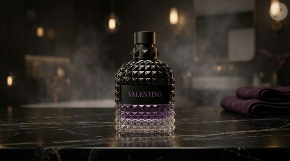 No fundo, a madeira de âmbar garante calor e profundidade ao Valentino Uomo Born in Roma Purple, reforçando a sensação de perfume sofisticado e de longa duração