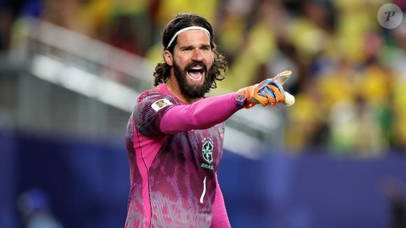 Goleiro do Brasil na Copa do Mundo, Alisson tem rosácea, doença que apresenta vermelhidão na pele do rosto