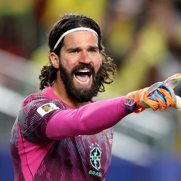 Goleiro do Brasil na Copa do Mundo, Alisson tem rosácea, doença que apresenta vermelhidão na pele do rosto