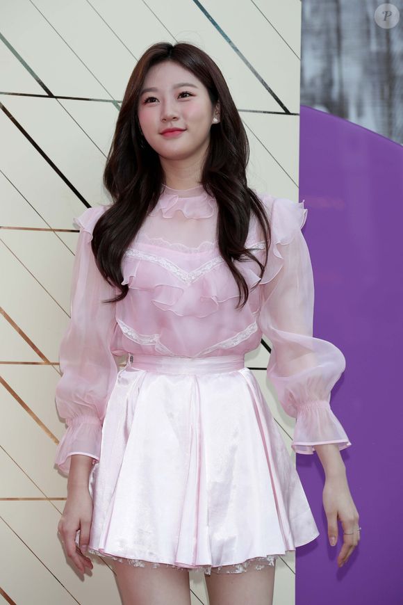 2019: já aos 19 e com cara de 'mocinha', Kim Sae-ron mostrava sua beleza natural em eventos pela Coreia