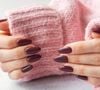 Esmalte marrom é tendência certa para setembro