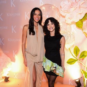 Bruna Marquezine e Manu Gavassi se encontraram no evento de beleza