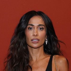 Silvia Braz, aos 44 anos, é sinônimo de elegância e não poderia ficar de fora: com um vestido preto básico e super chic, ela reforça que o clássico segue imbatível quando o assunto é estilo sofisticado e atemporal
