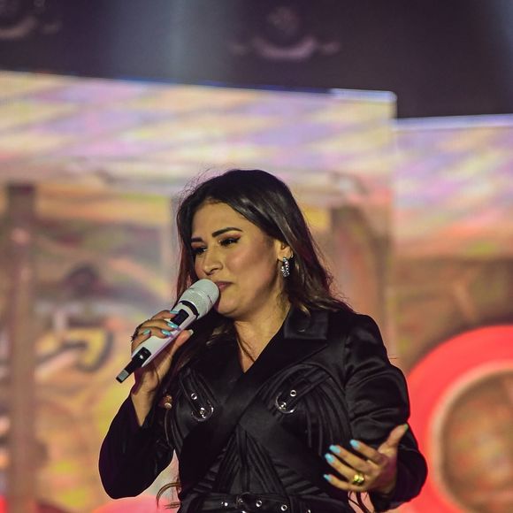 Para isso, Simone Mendes fez uma mudança total de hábitos de saúde e alimentação